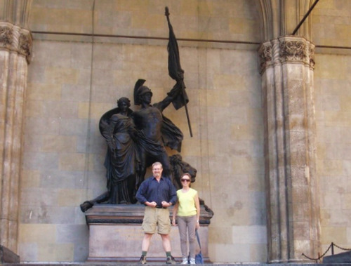 Dennis and Terry Struck having fun at the Feldherrnhalle.